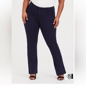 NWT Navy Blue Torrid Trouser Boot Studio Luxe Ponte
Mid-Rise Pant Size 16R